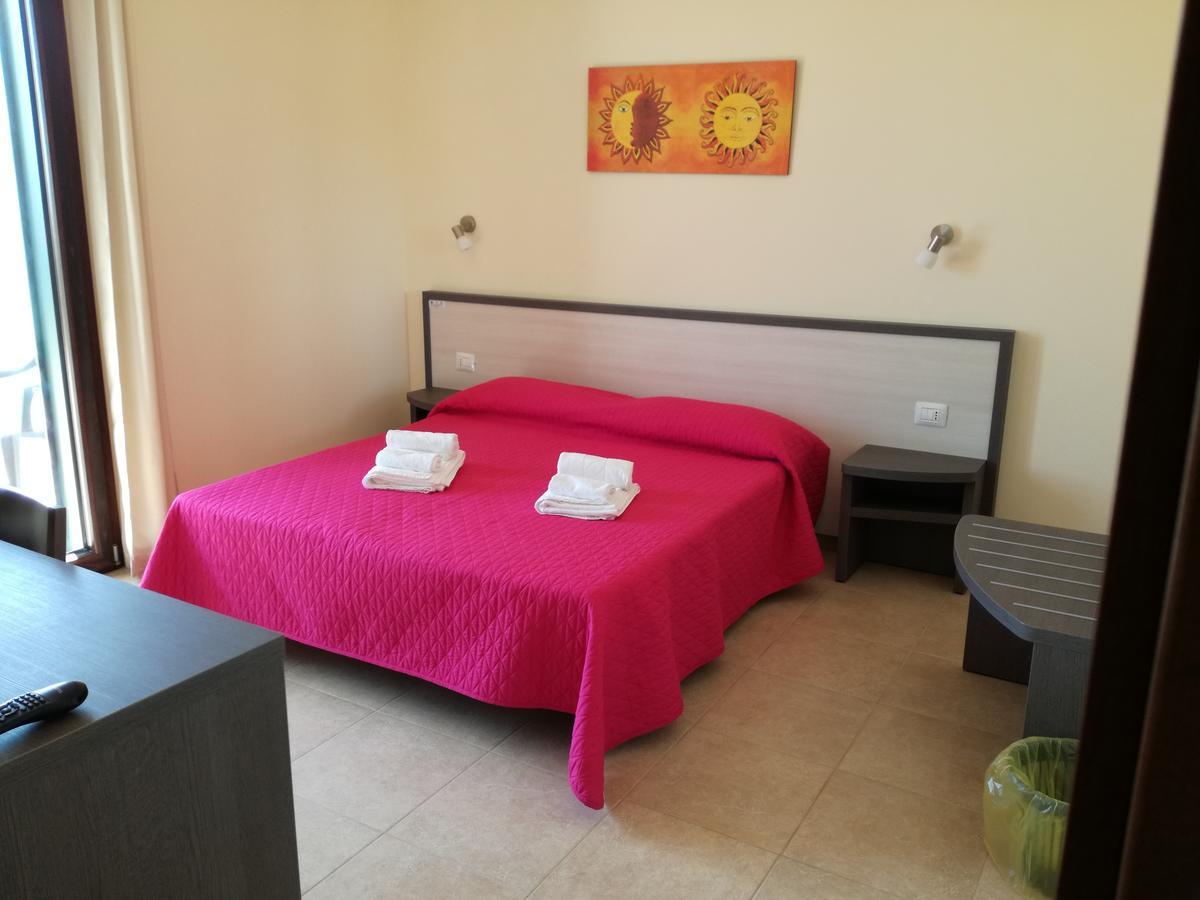 B&B Hotel Helios Uggiano La Chiesa Exteriér fotografie